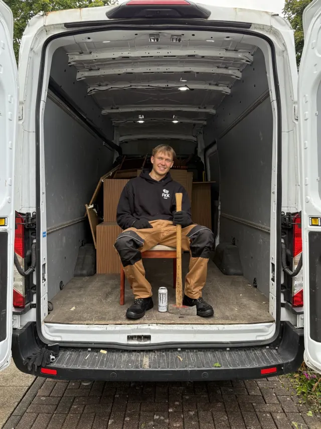 FKK-Objektservice Team beim Möbeltransport